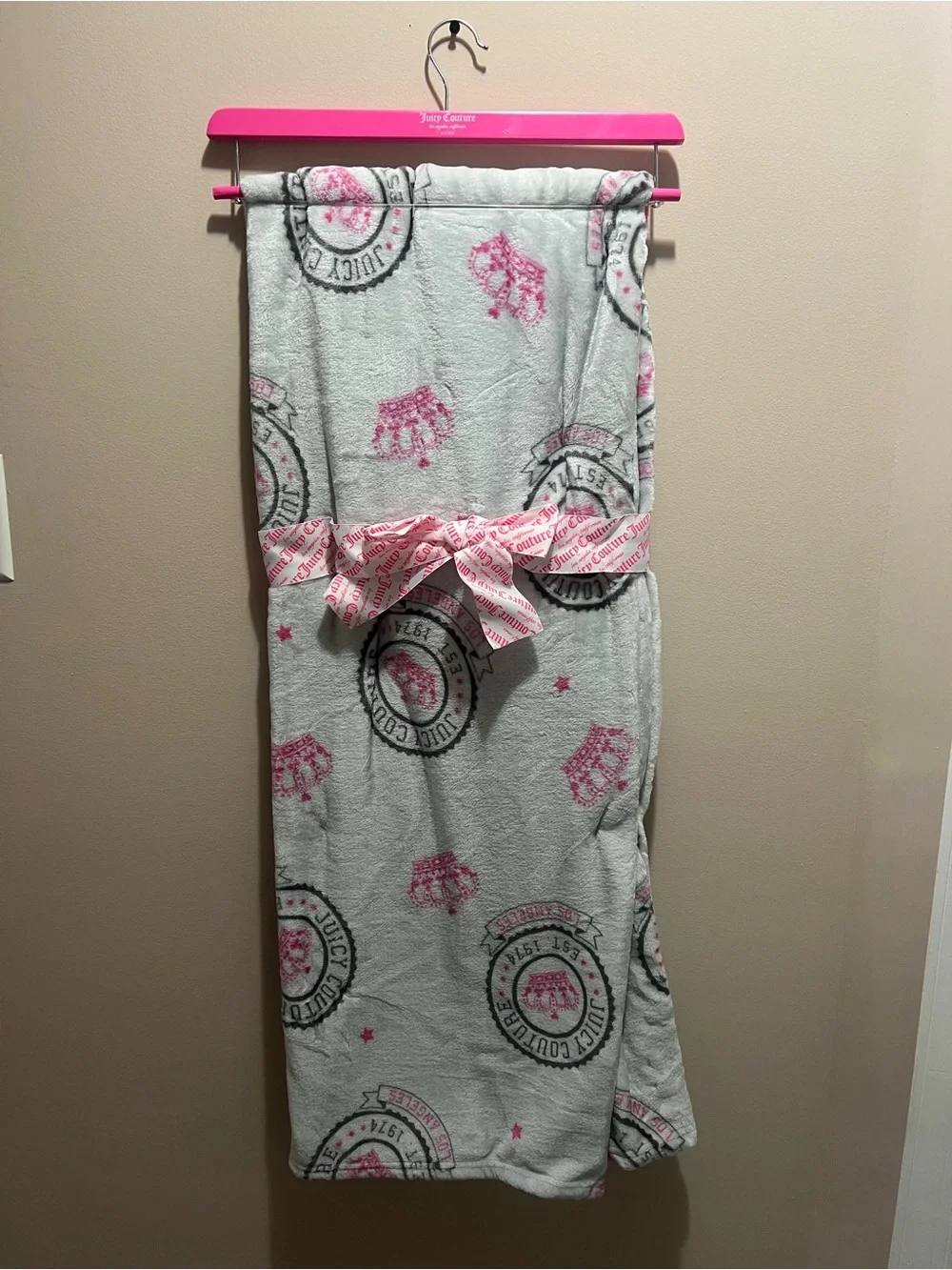 Juicy couture throw blanket‎